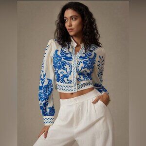 Elegant Blue Floral Embroidered Crop Top – Modern Vintage Chic! 💙💙